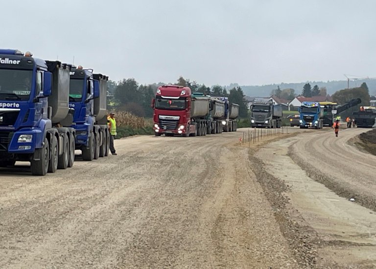 Radlweg Euernbach Anlieferung Asphalt Radlweg Euernbach Anlieferung Asphalt