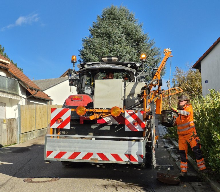 Bauhof Sinkkästenleerung vom 03.11.2025 - Foto Florian Jaksche