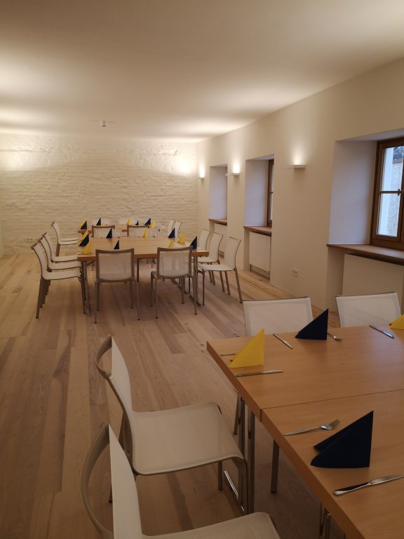 VHS-Raum groß im OG - Bild von Elisabeth Kreitmeyer VHS-Raum groß im OG - Bild von Elisabeth Kreitmeyer