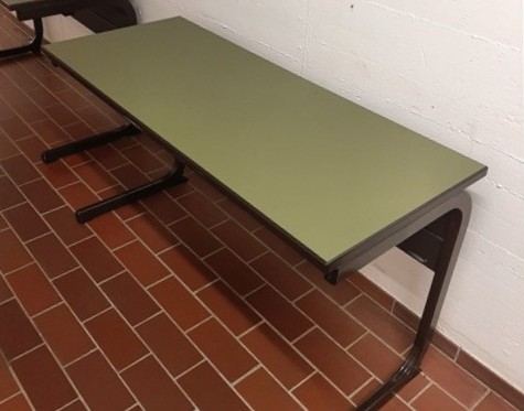 Schulbänke Mittelschule klein von Hannes Preitsameter 23.10.2026